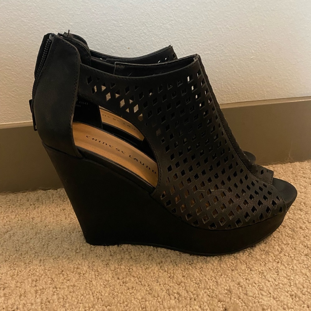 Chinese Laundry 4” heeled wedges